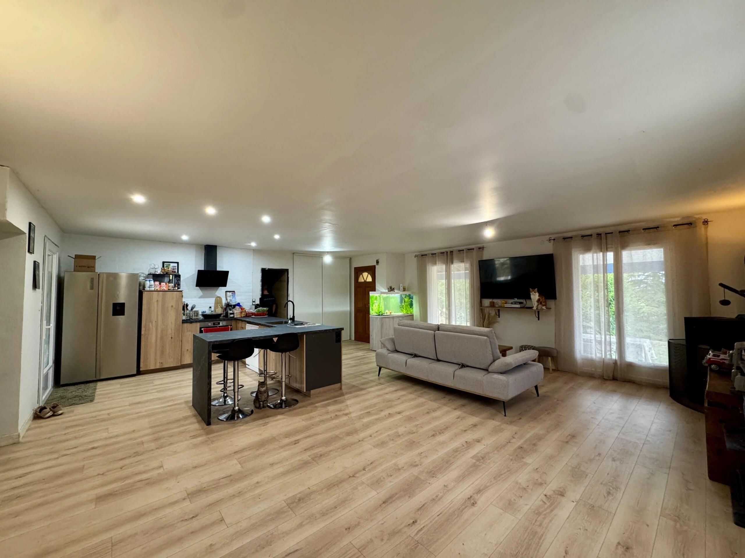 Modern single-storey property on large plot, Aquitaine – France – BVI82491