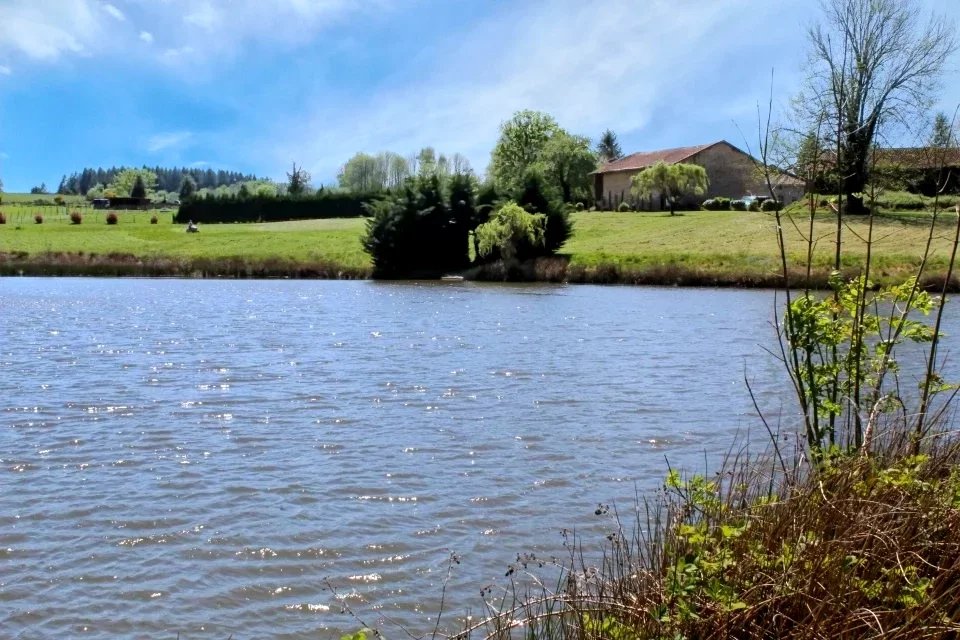 Live the Quiet Life – renovated stone home with private lake and lots of potential, Limousin – France – BVI81794