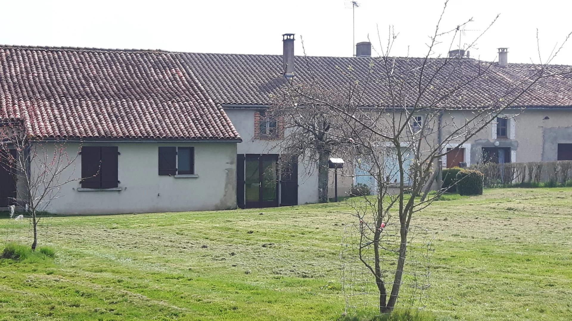 House and barns, plus house to renovate and 3.8 hectares of land, Limousin – France – BVI82116