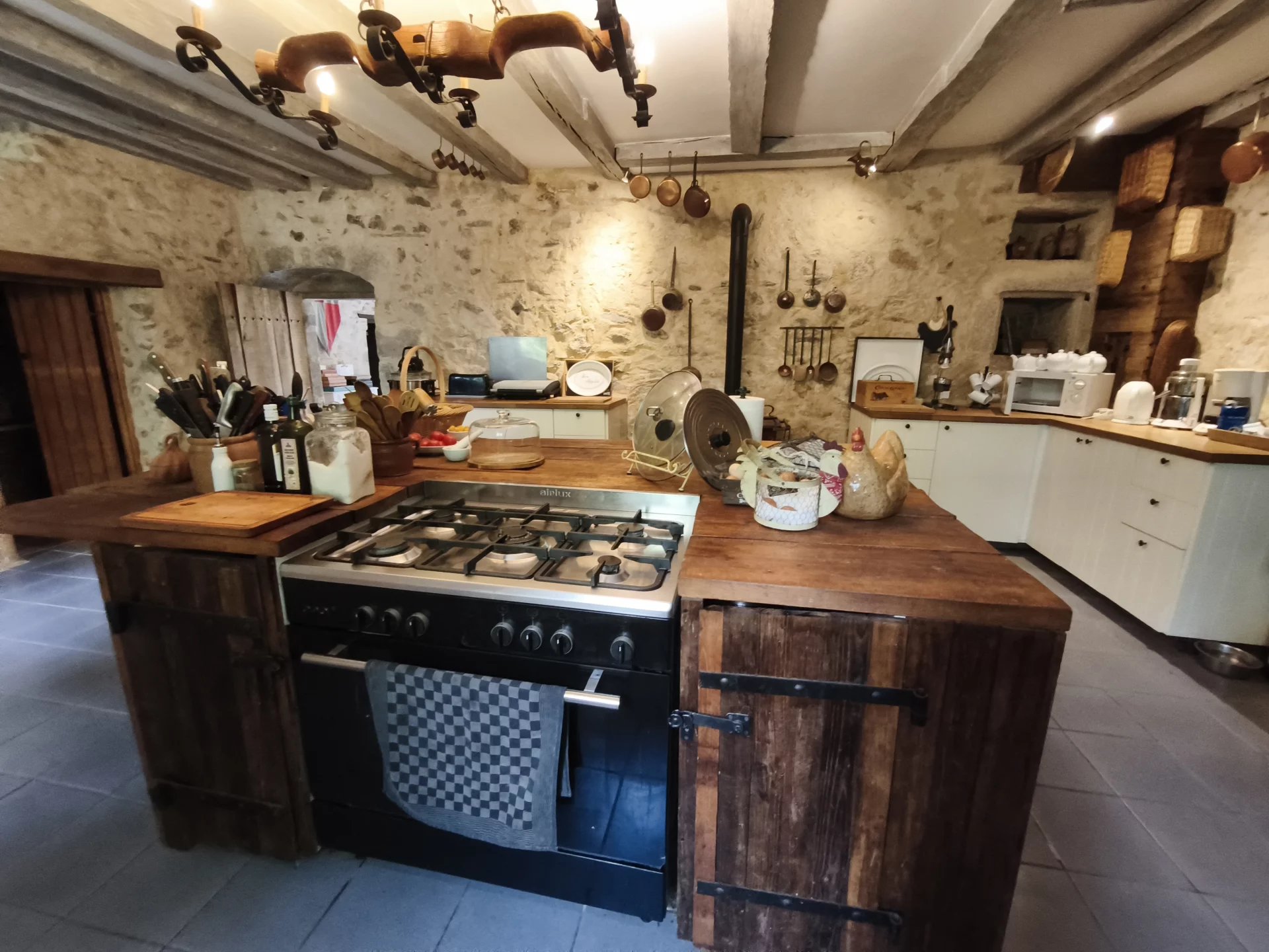 Elegant 13th-Century Country Estate with Woodland, Campsite & Outbuildings, Poitou-Charentes – France – BVI82298