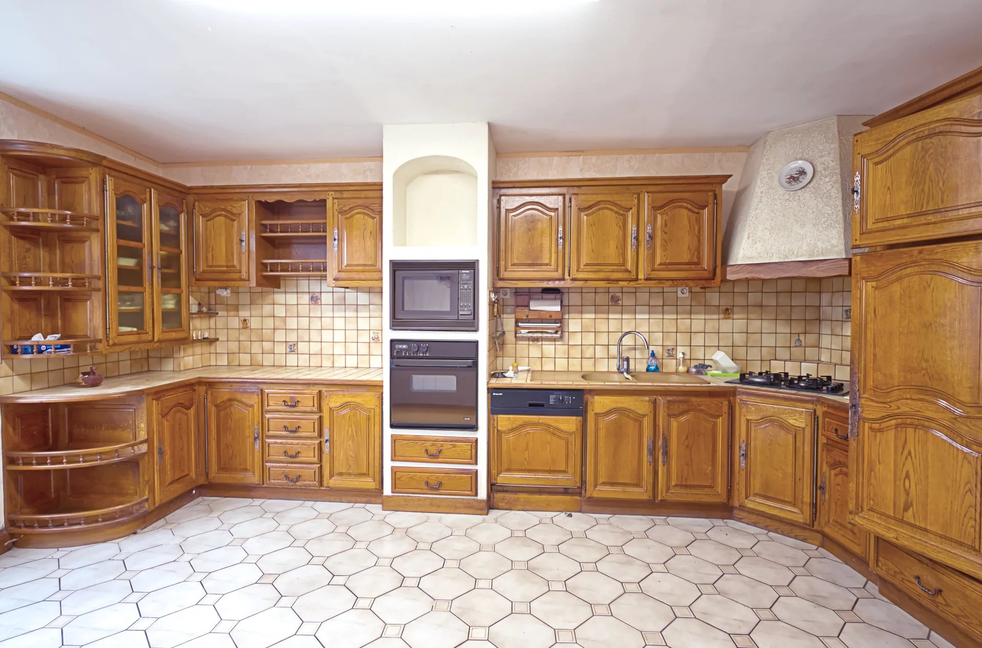 Superb Charentaise farmhouse, over 1 hectare of land, Poitou-Charentes – France – BVI82572