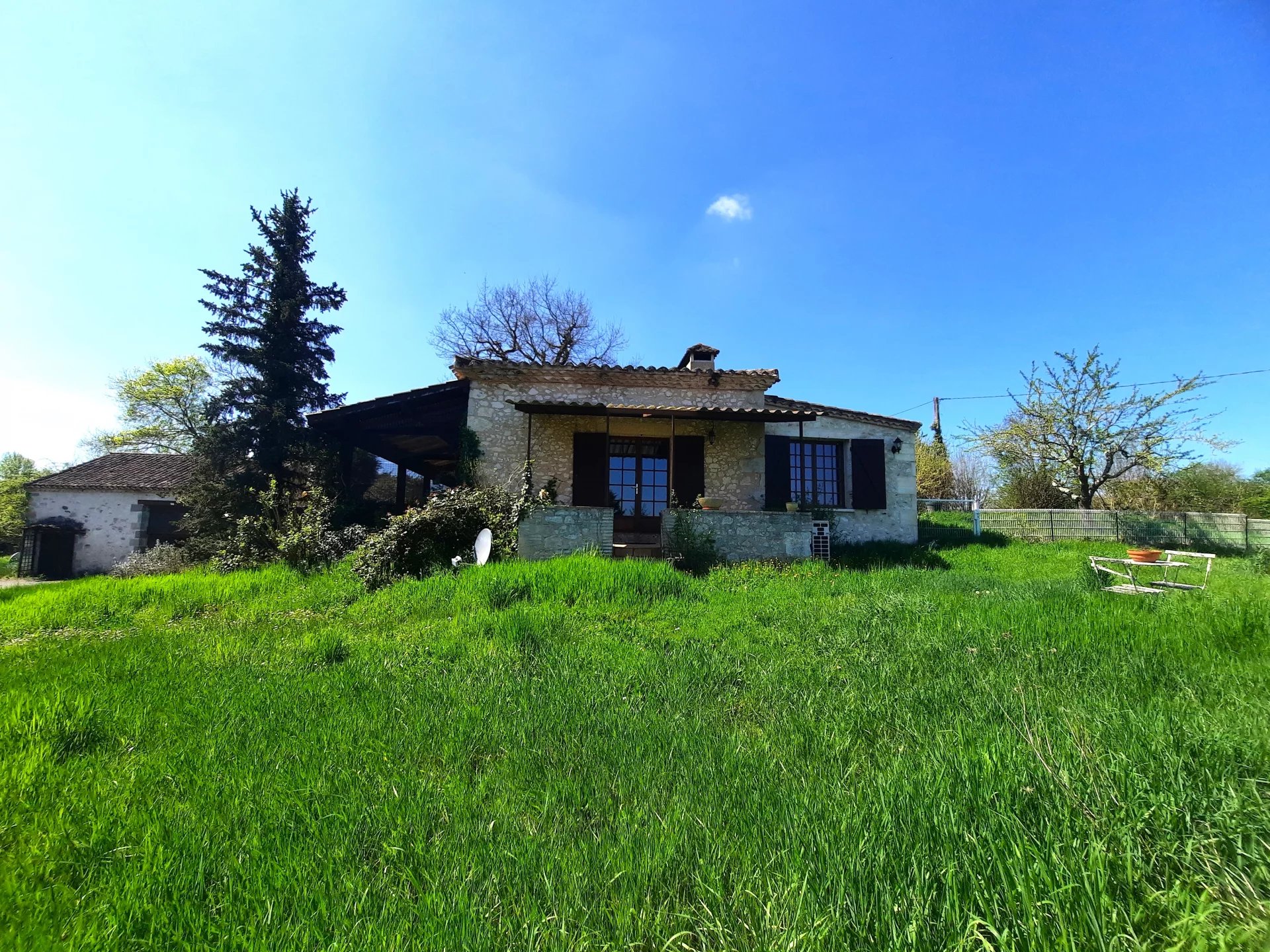 Charming stone property with guest house and swimming pool, Aquitaine – France – BVI77856