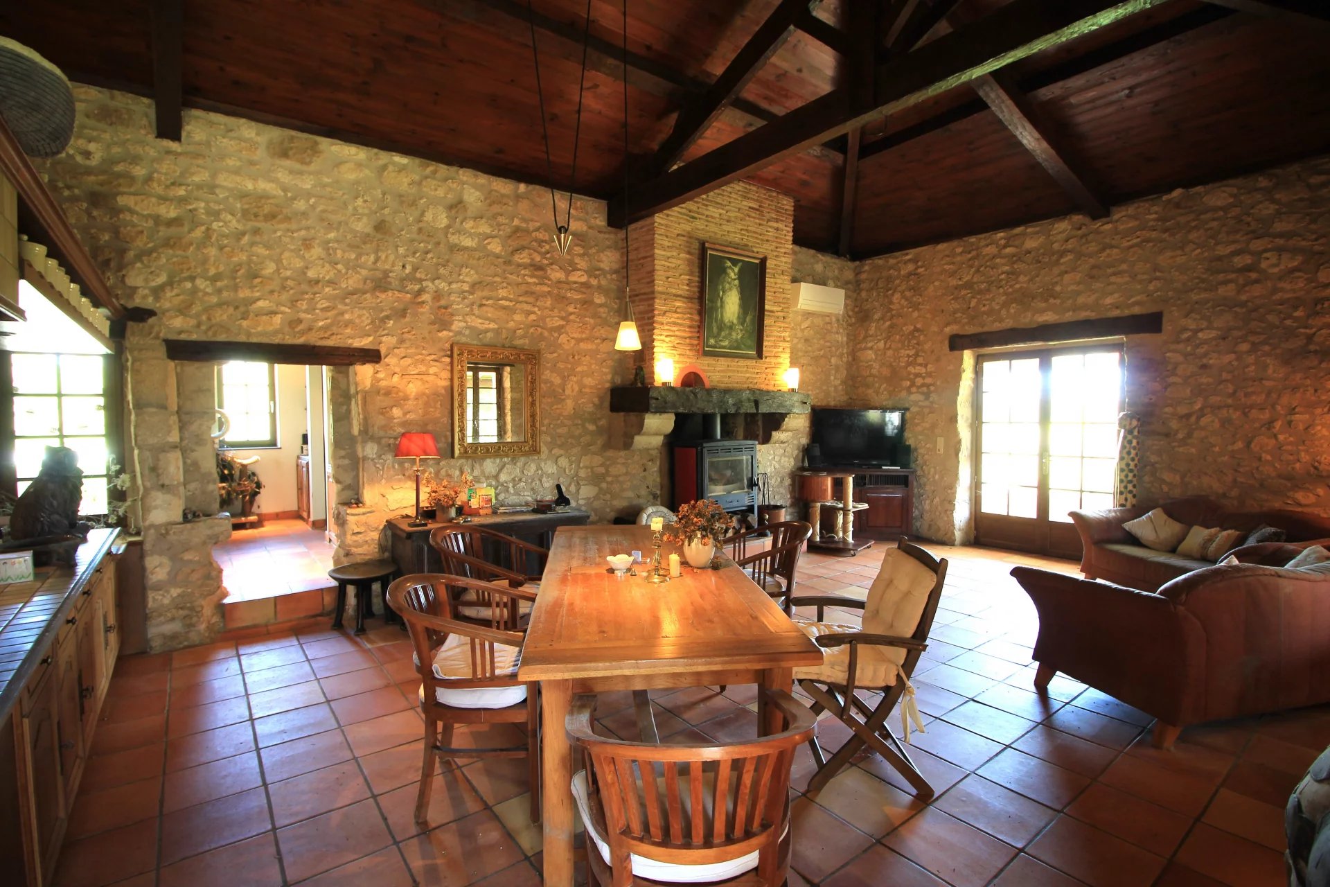 Charming stone property with guest house and swimming pool, Aquitaine – France – BVI77856