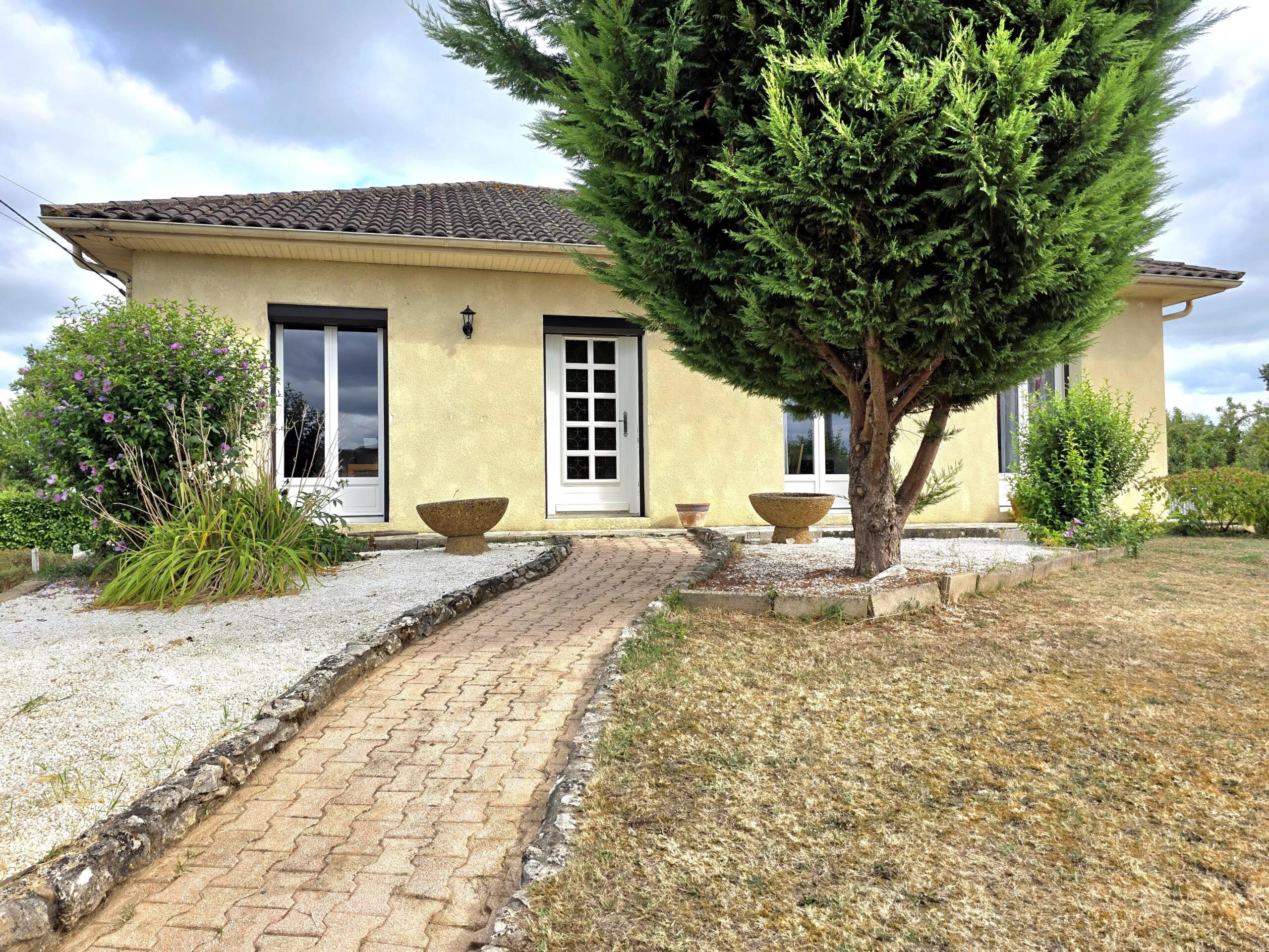 Deceptively spacious Bergerac property with separate apartment, Aquitaine – France – BVI81701