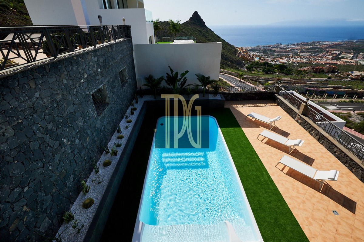 4 Bedroom villa in Roque del Conde – OPN1700R