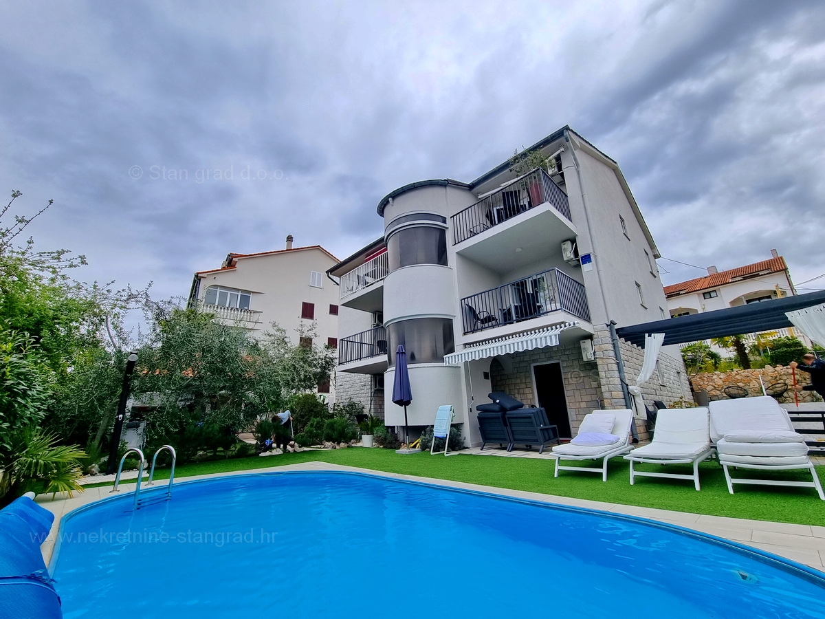 12 bedroom villa in Malinska-Dubašnica, Croatia – 102644