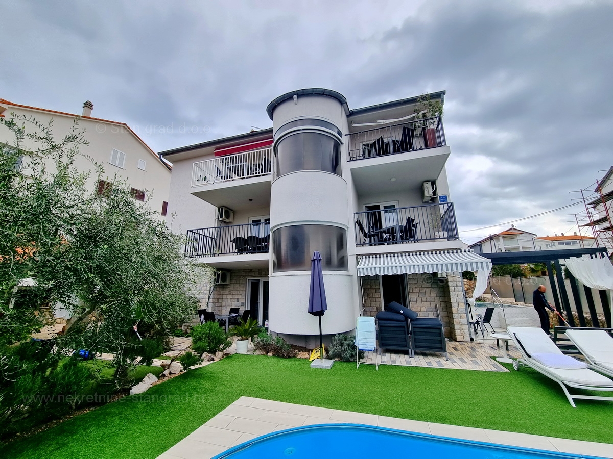 12 bedroom villa in Malinska-Dubašnica, Croatia – 102644