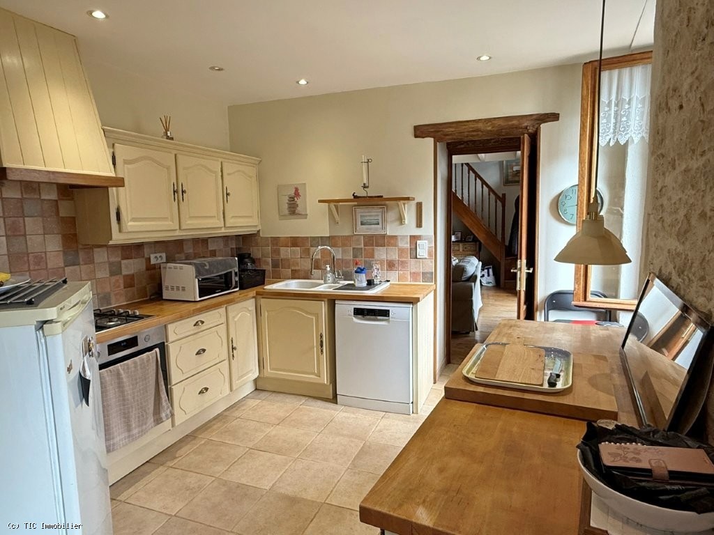 3 bedroom House in Verteuil-Sur-Charente, France – r7364