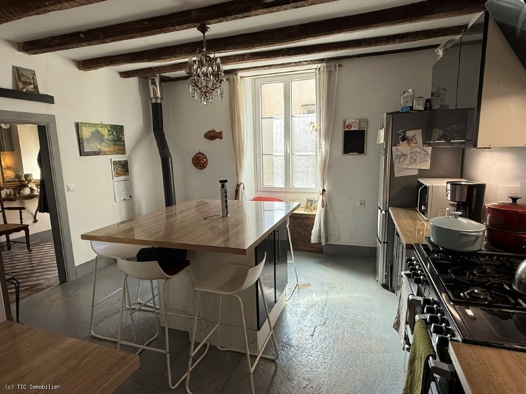 3 bedroom House in Ruffec, France – r7363