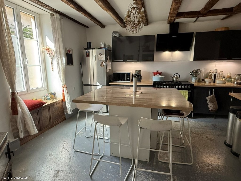 3 bedroom House in Ruffec, France – r7363