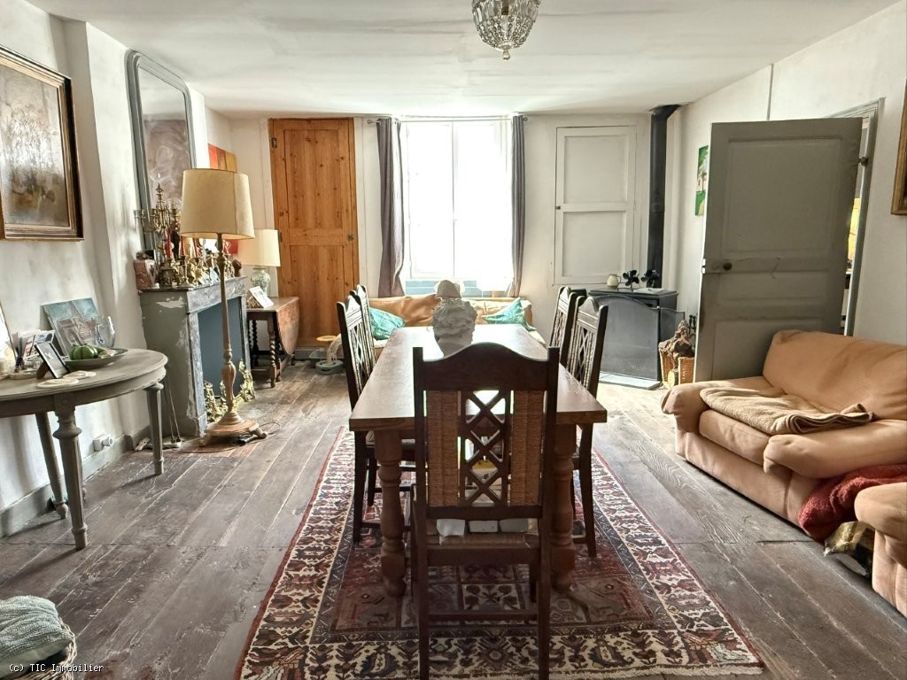 3 bedroom House in Ruffec, France – r7363