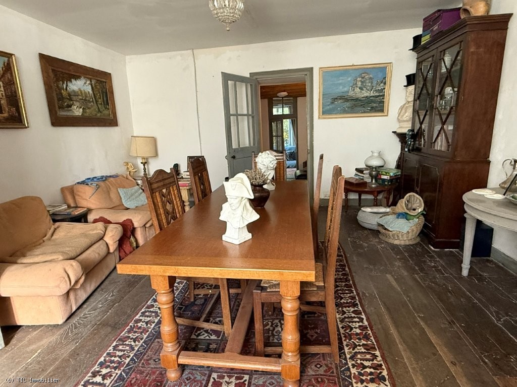 3 bedroom House in Ruffec, France – r7363