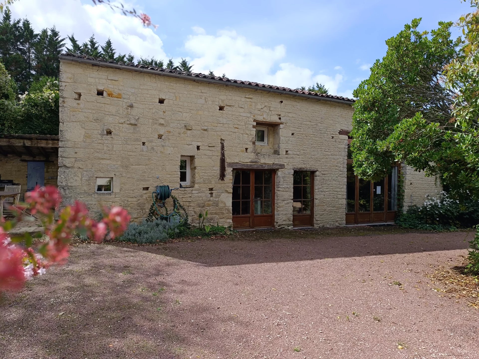 Characterful ensemble offering many opportunities, Poitou-Charentes – France – BVI82783