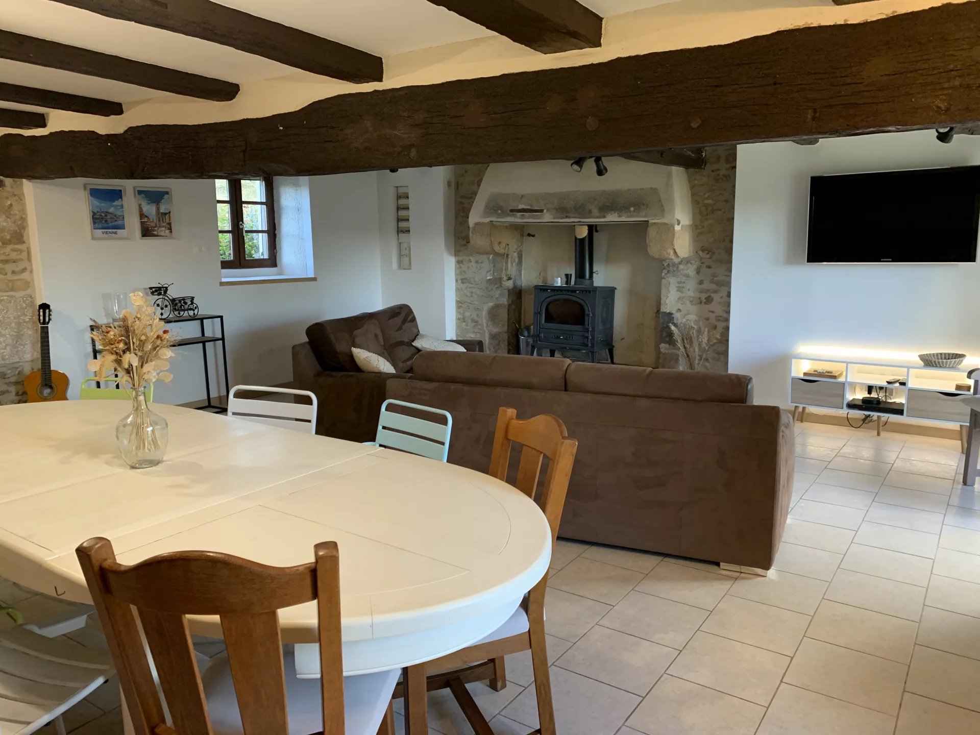 Fabulous country home with guest house and land, Poitou-Charentes – France – BVI81385