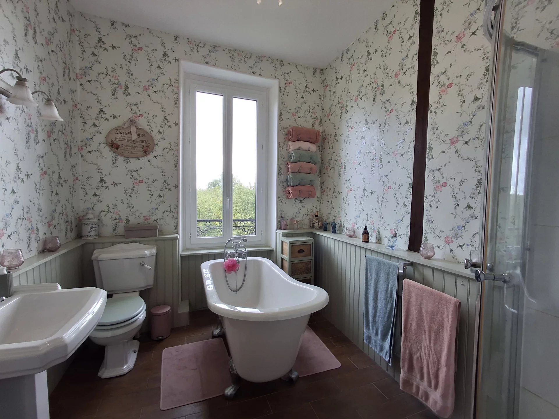 Character village house with 3 bedrooms, large kitchen diner and pretty garden, Limousin – France – BVI82748