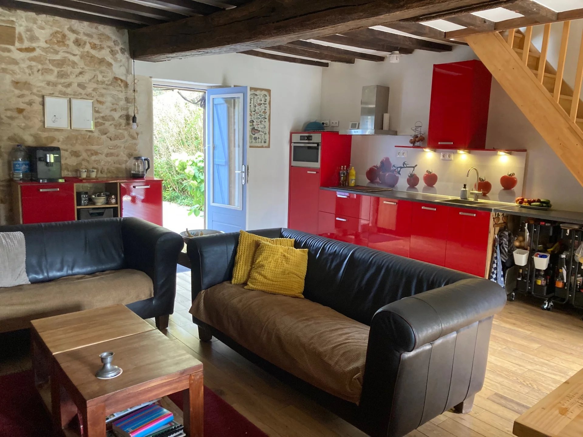 Three superbly presented houses with income potential, Centre – France – BVI81835