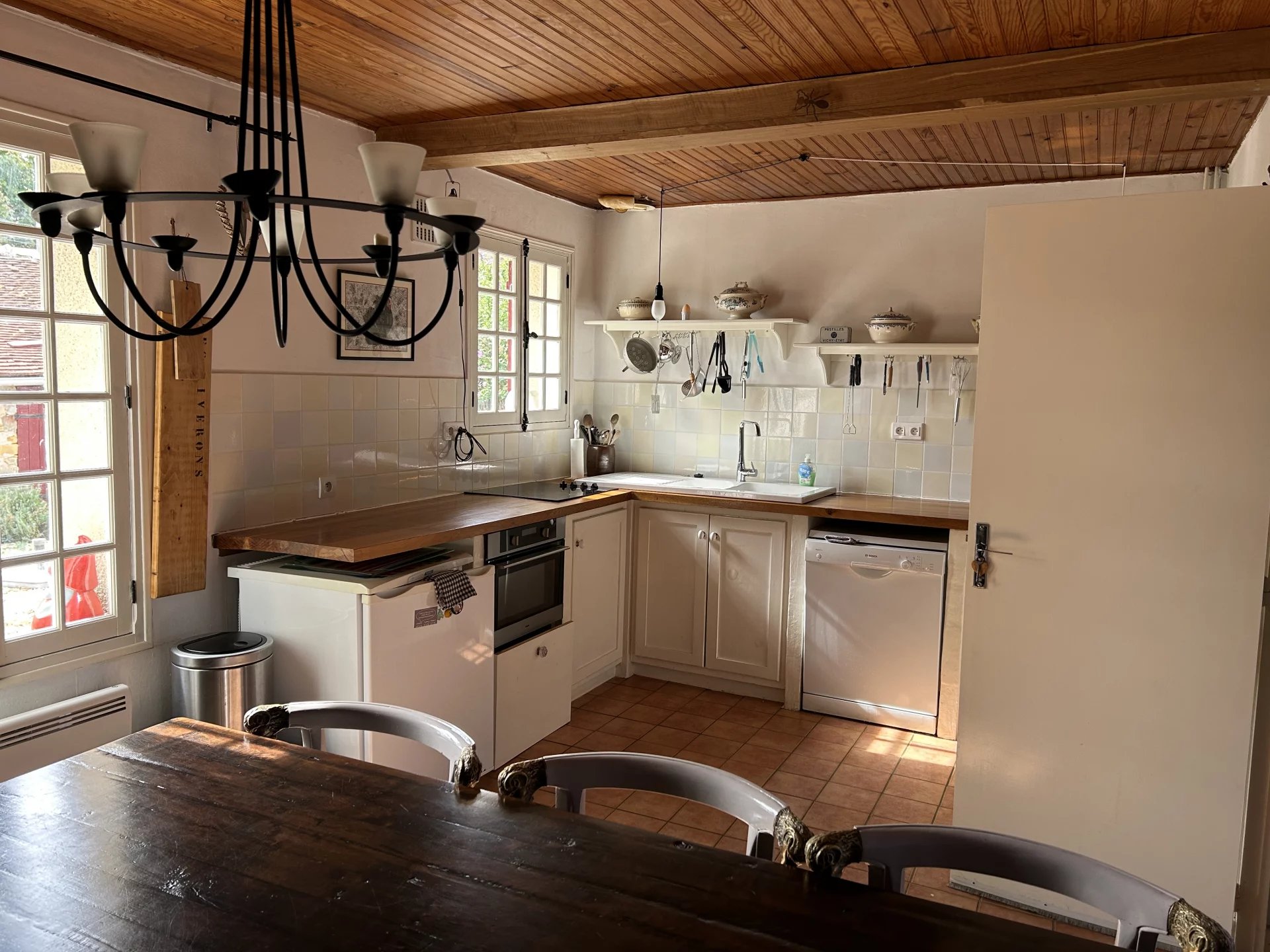 Three superbly presented houses with income potential, Centre – France – BVI81835