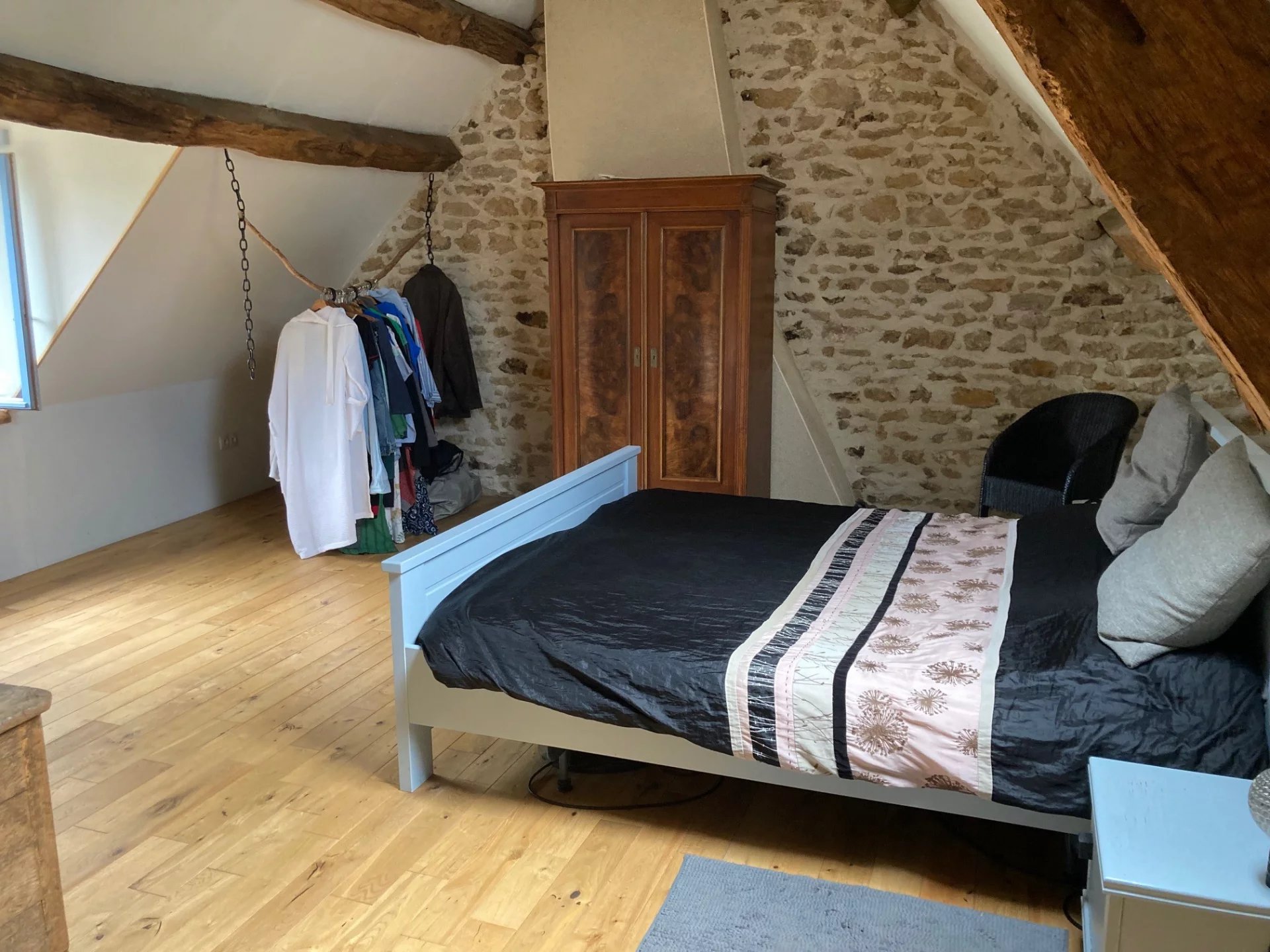 Three superbly presented houses with income potential, Centre – France – BVI81835