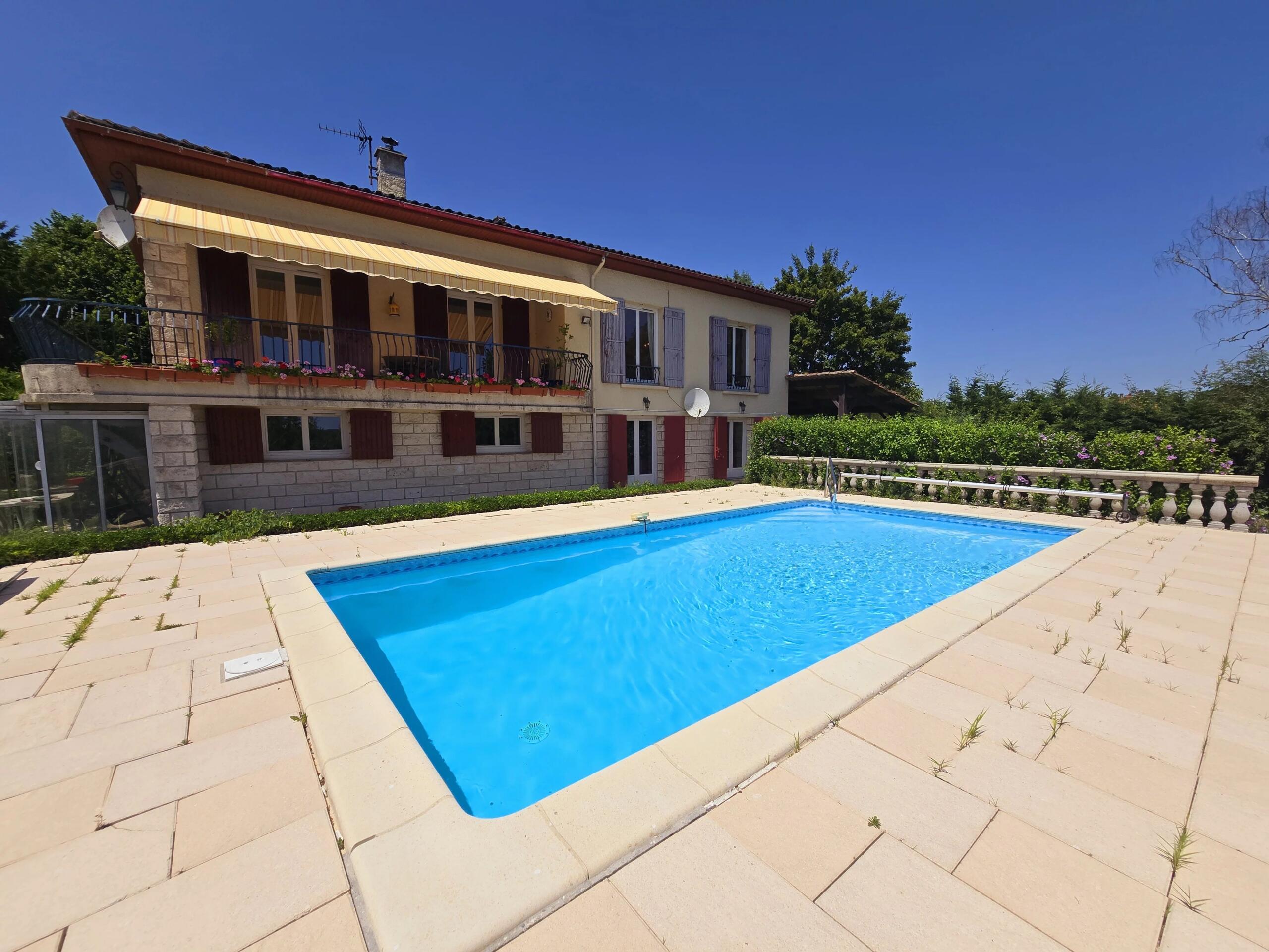Spacious Family Home with Pool, Panoramic Views and Peaceful Setting, Aquitaine – France – BVI81244