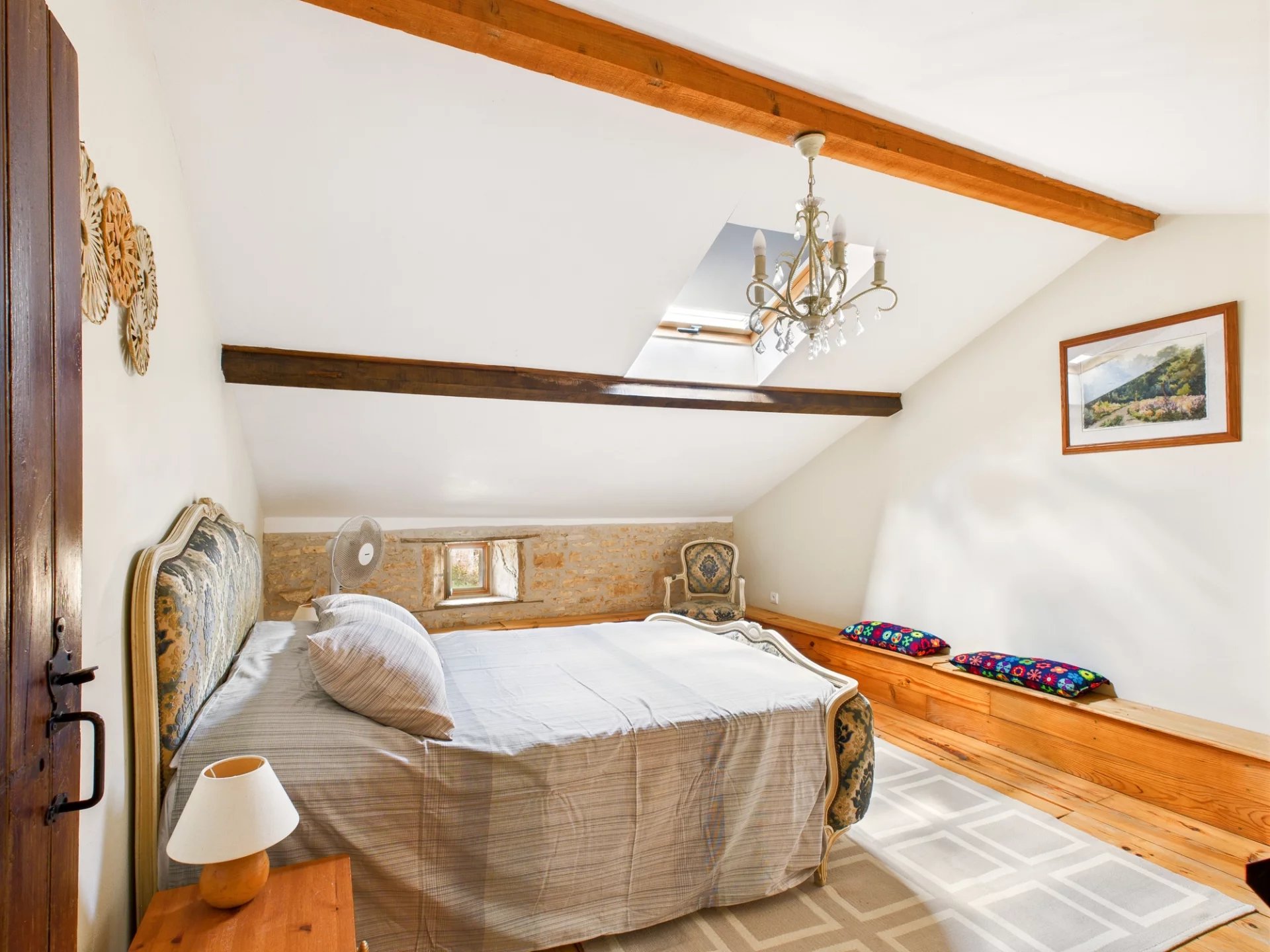 Bright, Well-Presented House with Guest Accommodation in Charming Rural Village, Poitou-Charentes – France – BVI81469