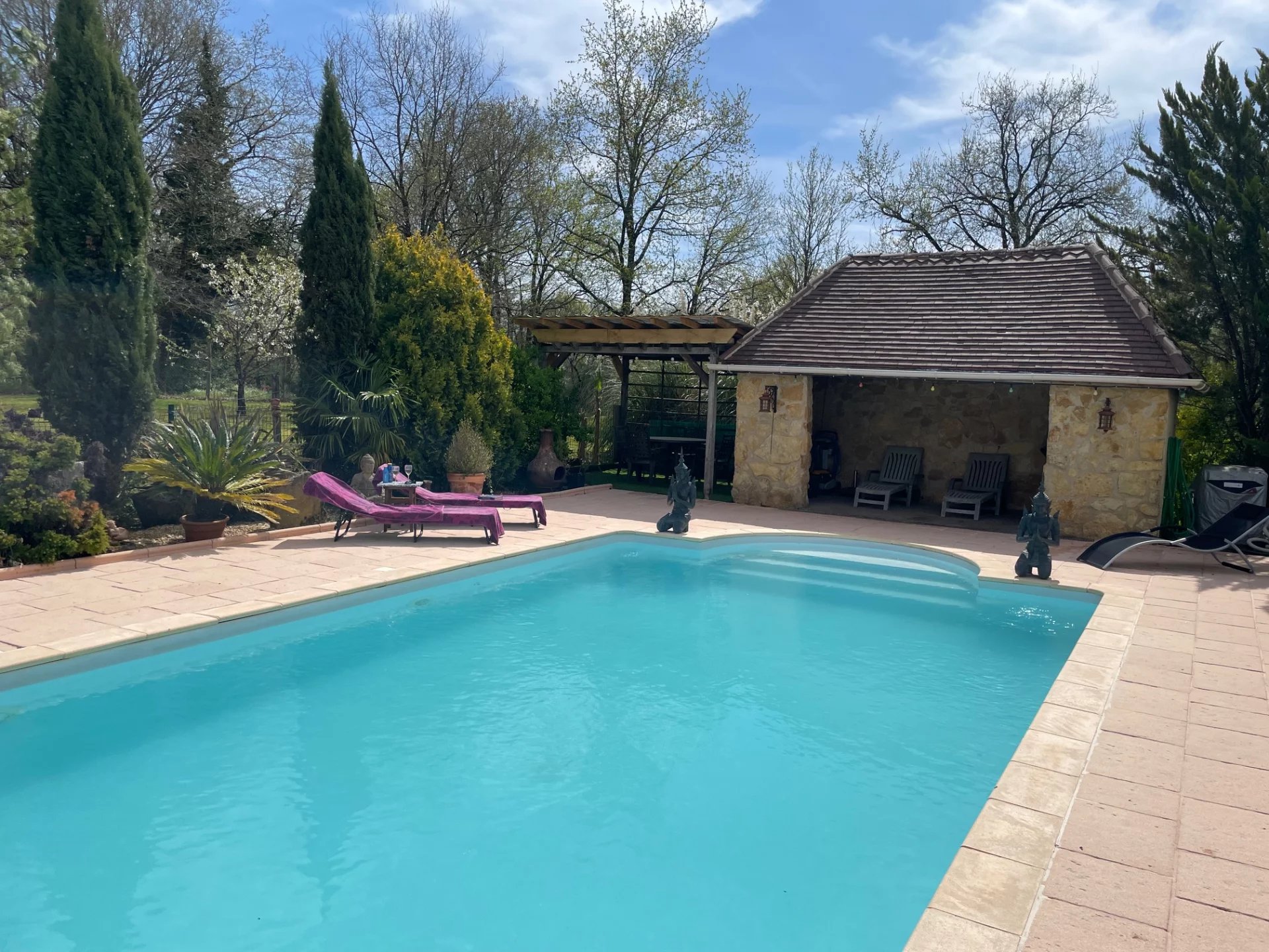 Beautifully renovated stone cottage in tranquil setting, Aquitaine – France – BVI74564