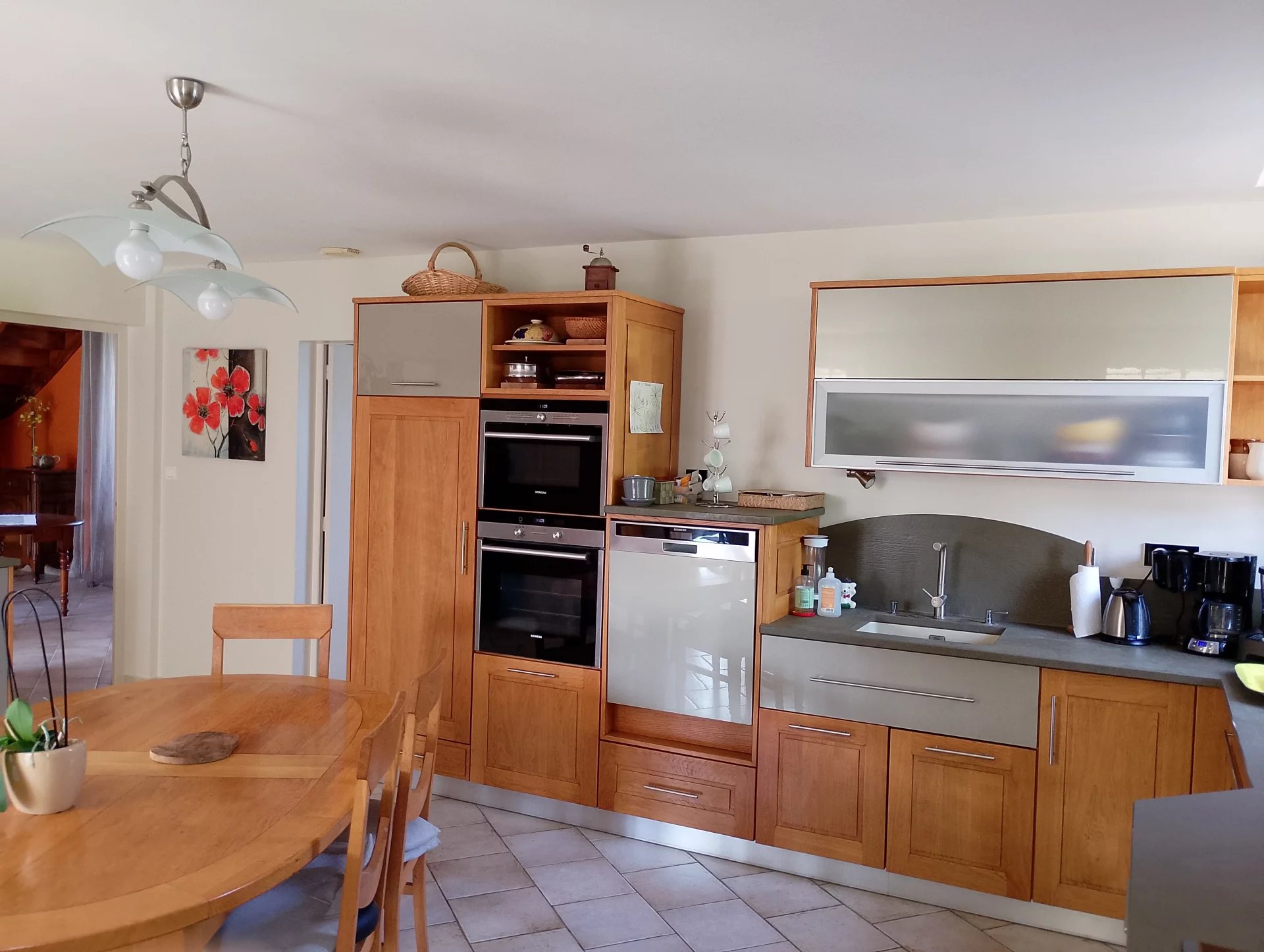 Large charentaise house with outbuildings, Poitou-Charentes – France – BVI82805