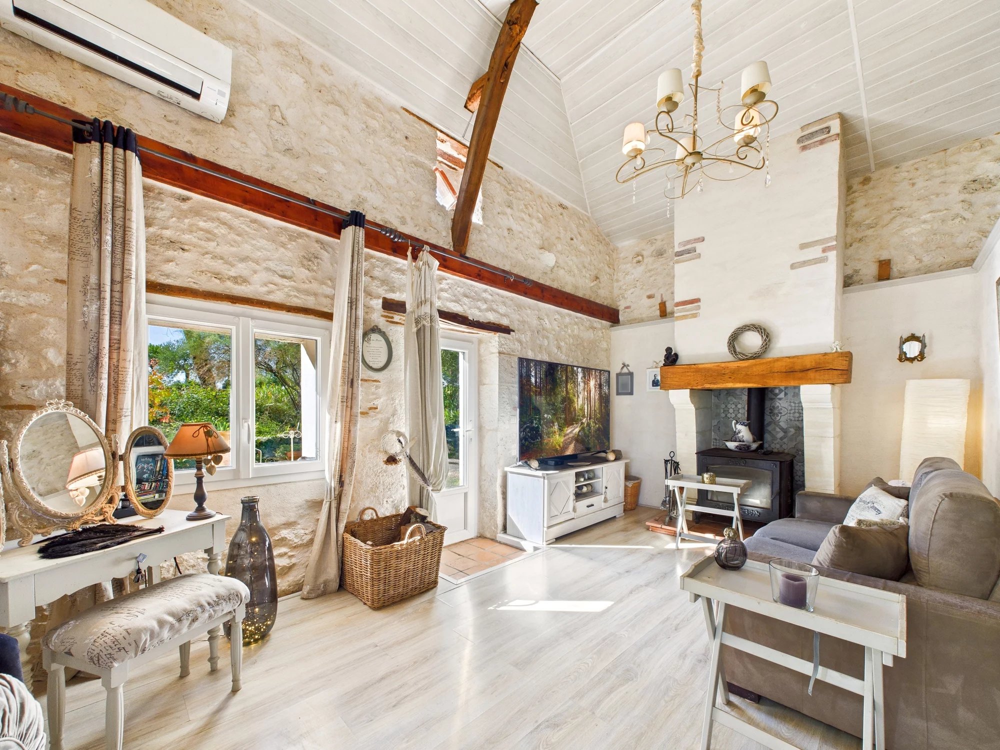 Secluded Stone House Nestled in Private, Tranquil Woodland, Aquitaine – France – BVI82828