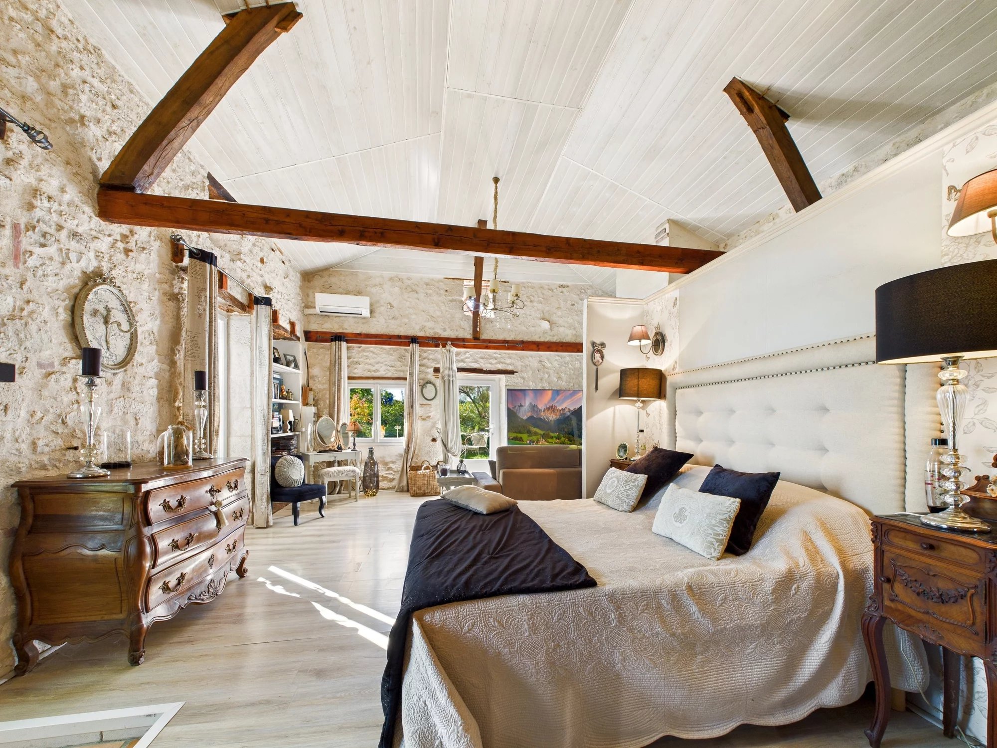 Secluded Stone House Nestled in Private, Tranquil Woodland, Aquitaine – France – BVI82828