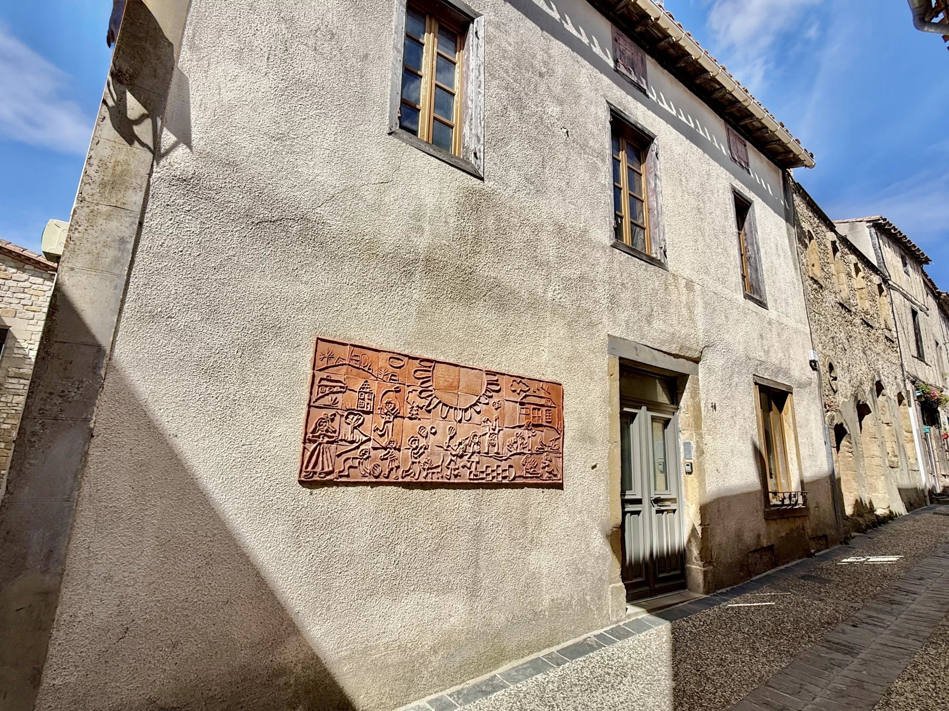 Large stone property with courtyard, Languedoc-Roussillon – France – BVI82704