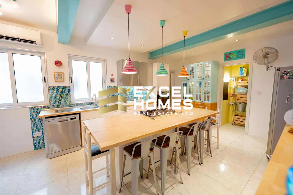 5 bedroom Apartment in Mellieha, Malta – 64171