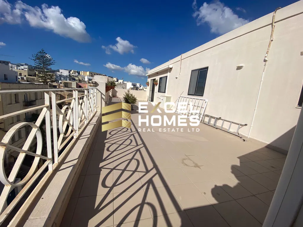 3 bedroom Penthouse in Sliema, Malta – 64143
