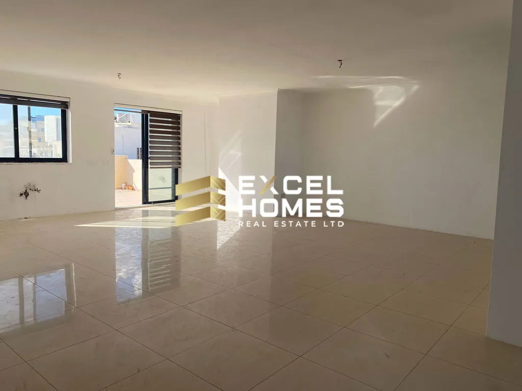 3 bedroom Penthouse in Sliema, Malta – 64143