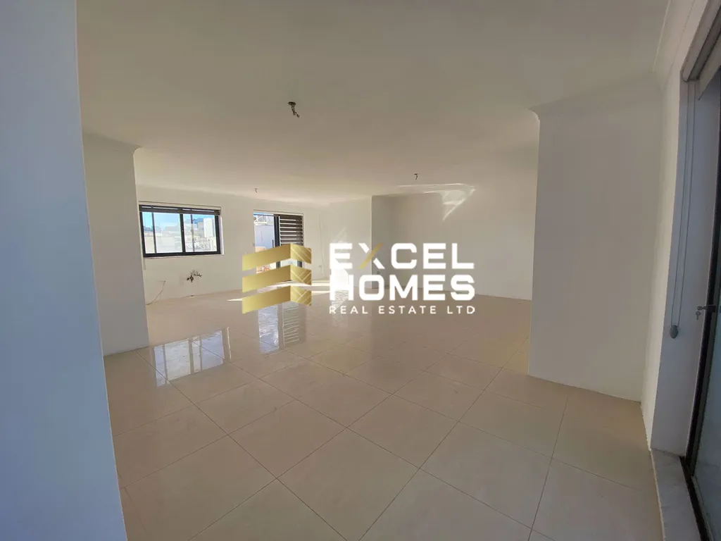 3 bedroom Penthouse in Sliema, Malta – 64143