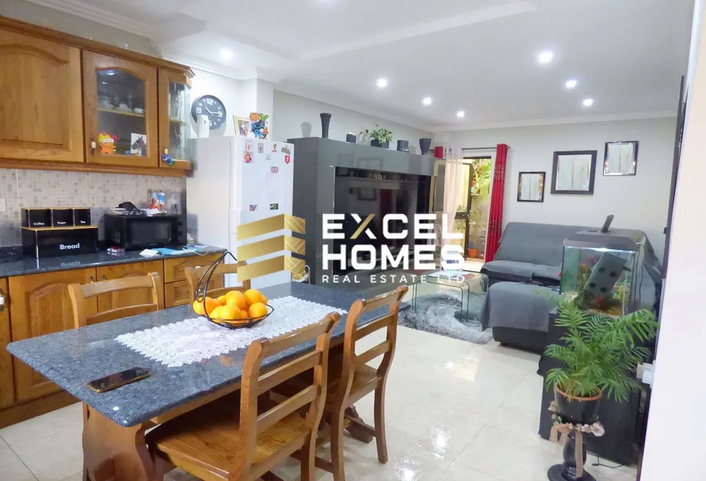 3 bedroom Maisonette in Pembroke, Malta – 25678