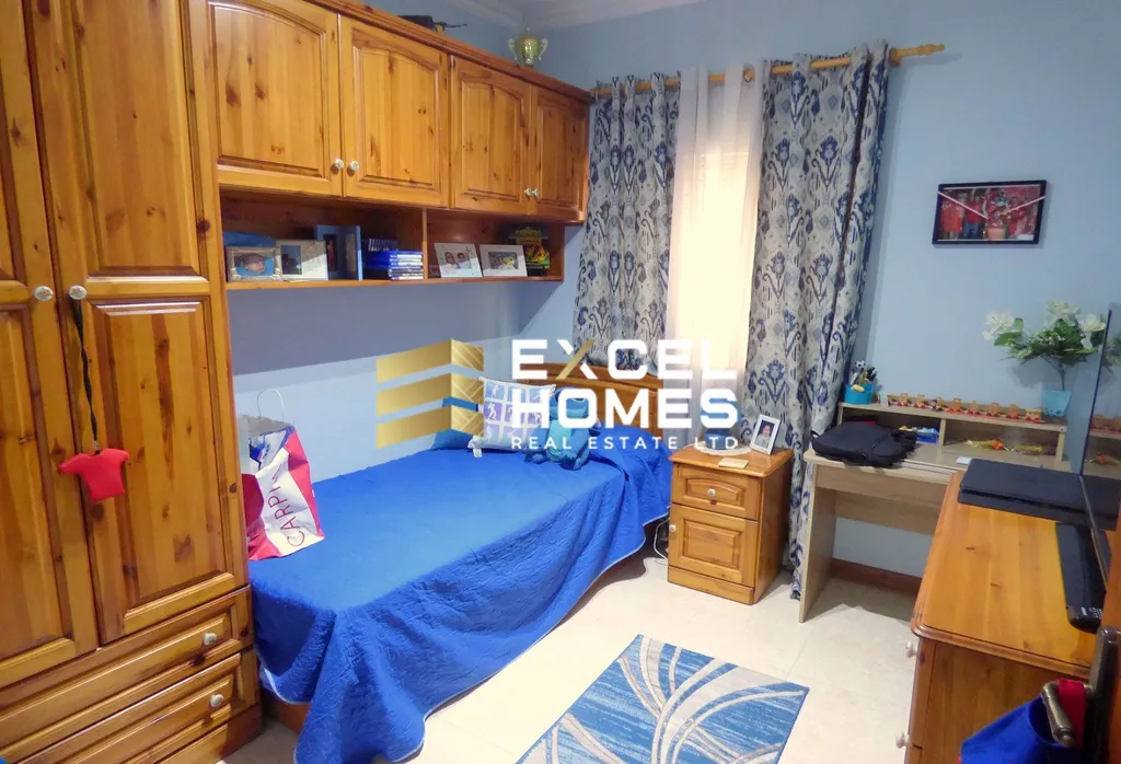 3 bedroom Maisonette in Pembroke, Malta – 25678