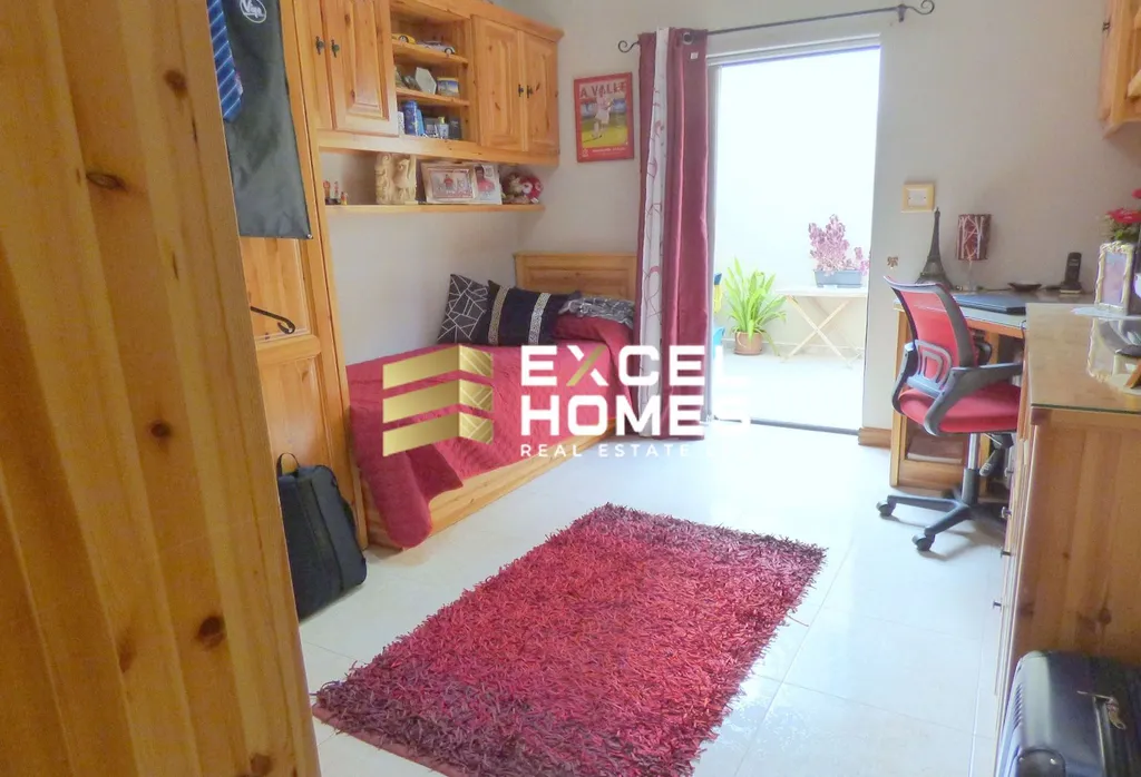 3 bedroom Maisonette in Pembroke, Malta – 25678