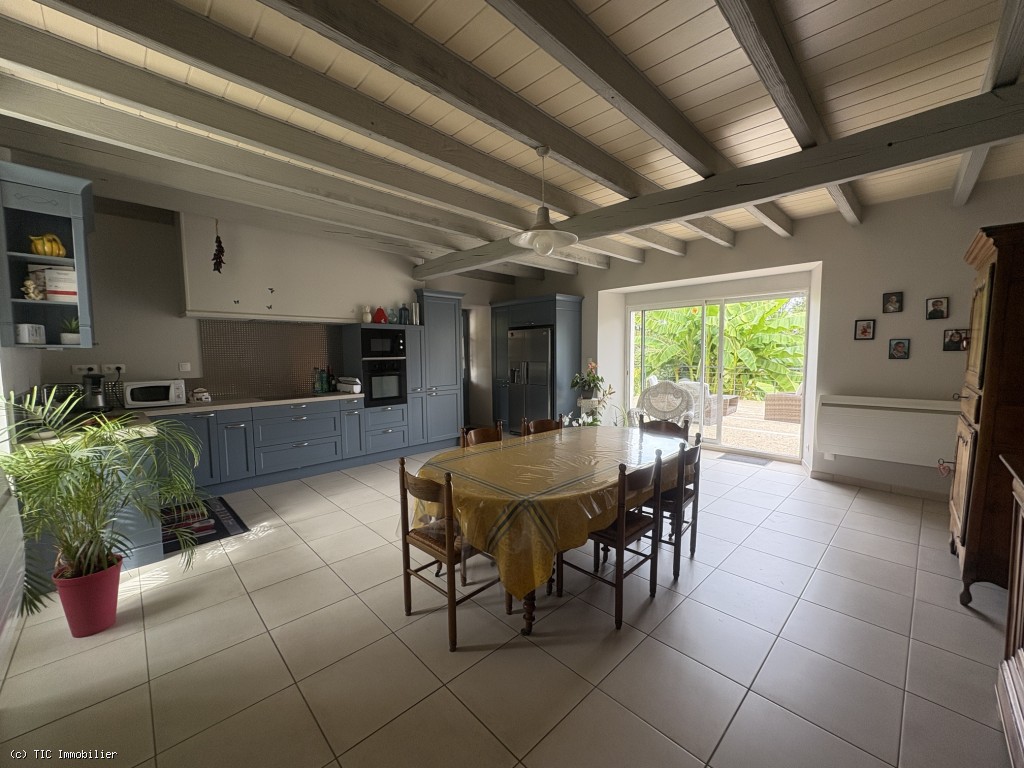 4 bedroom House in Villefagnan, France – r7369