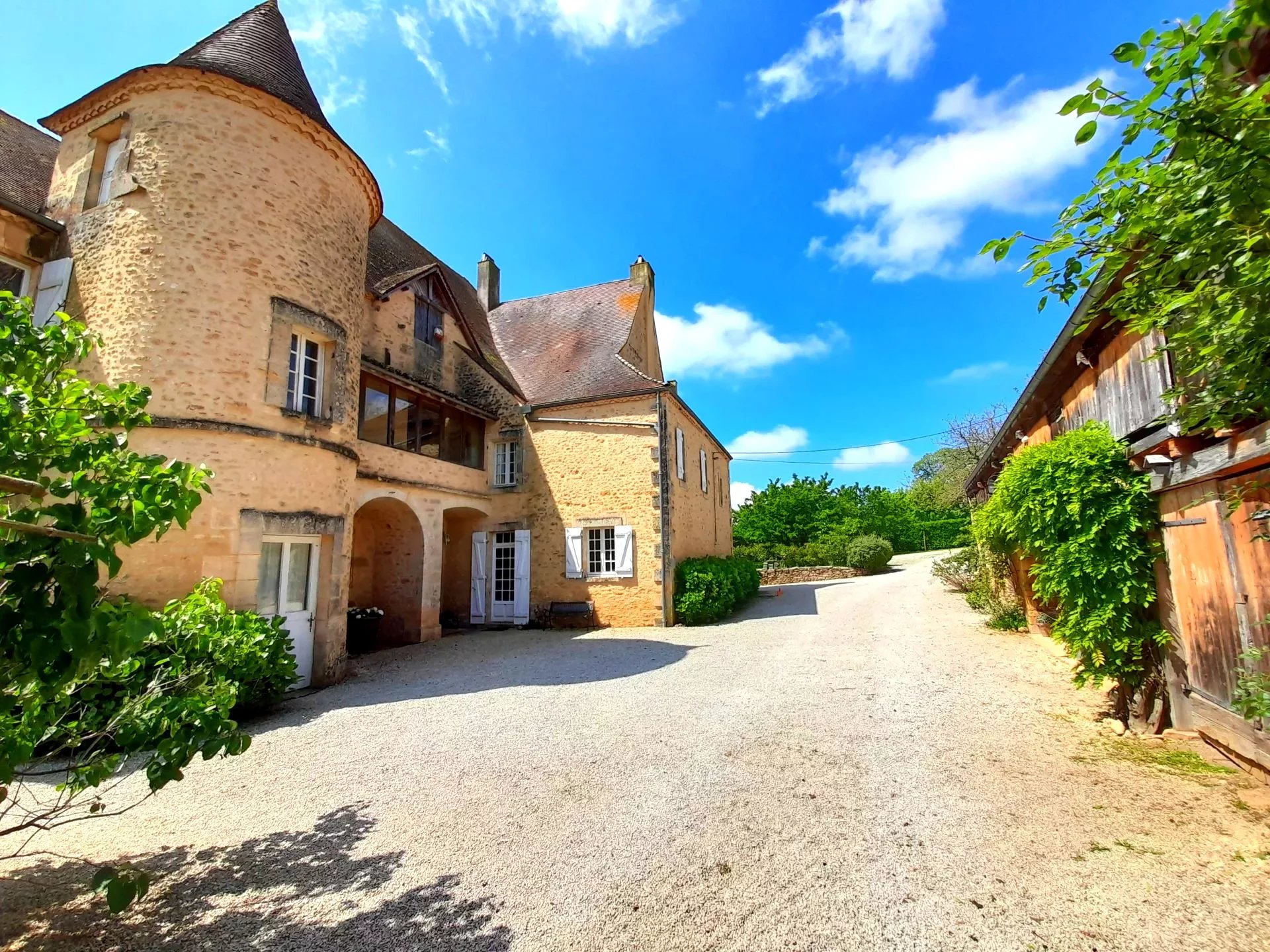 Elegant Manor with 4.7 Hectares, Gîte Business & Panoramic Views – Near Sarlat, Dordogne Valley, Aquitaine – France – BVI74500