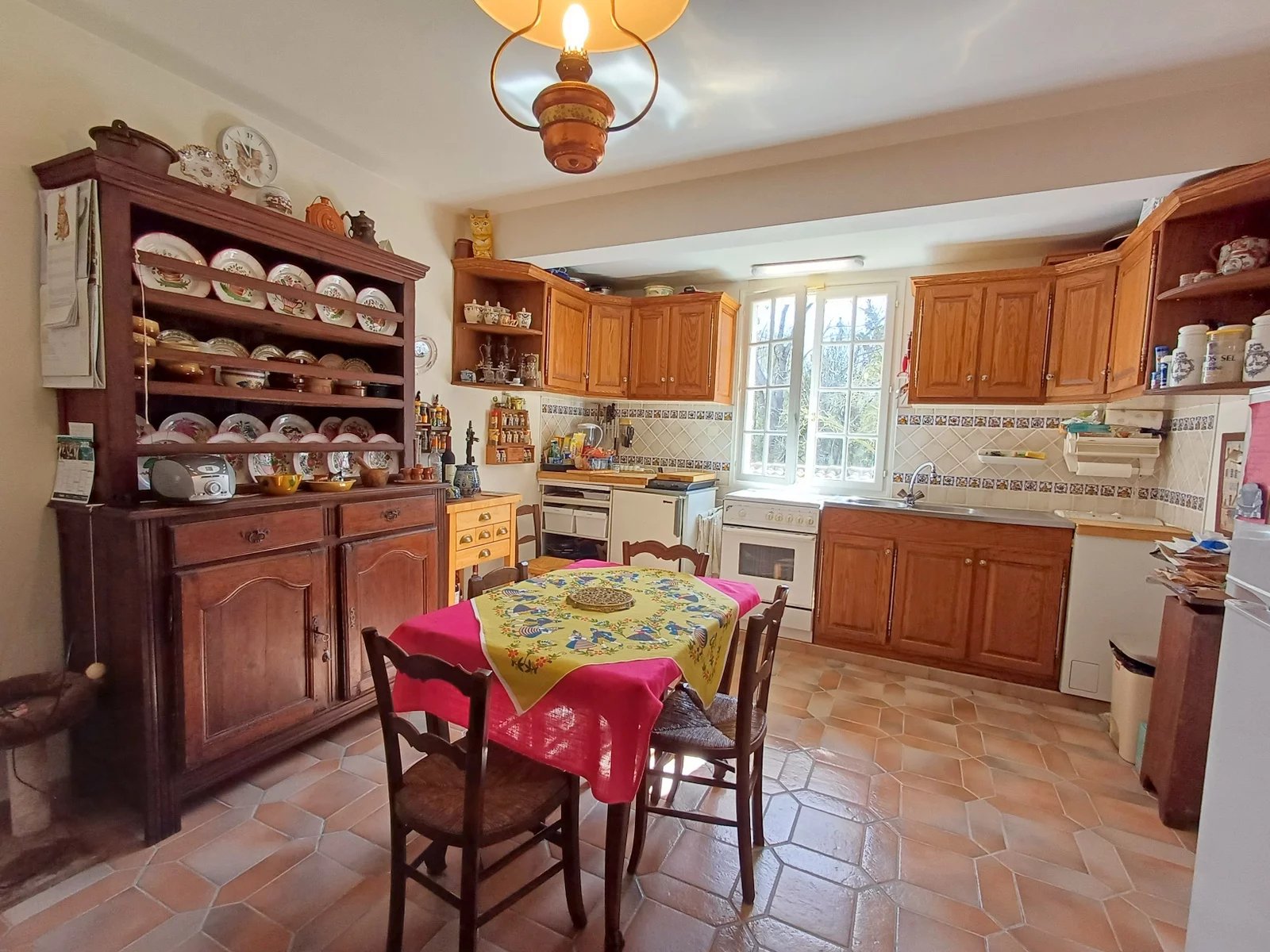 Charming Cottage with River Views, Poitou-Charentes – France – BVI82482