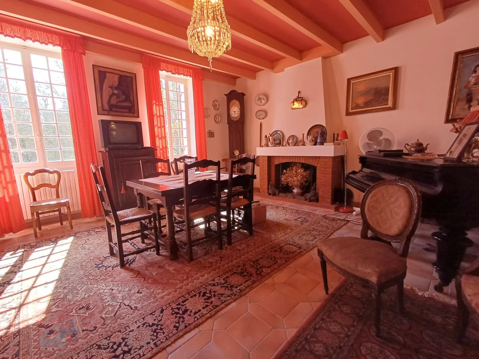 Charming Cottage with River Views, Poitou-Charentes – France – BVI82482