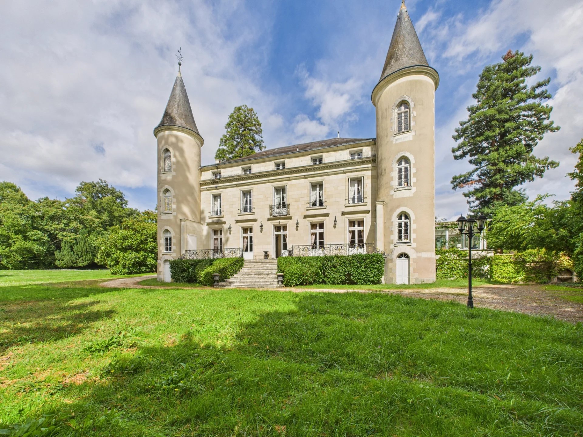 Exceptional Château with Caretaker’s House, Guesthouse, Landscaped Grounds, Lake, and Pool, Centre – France – BVI81935