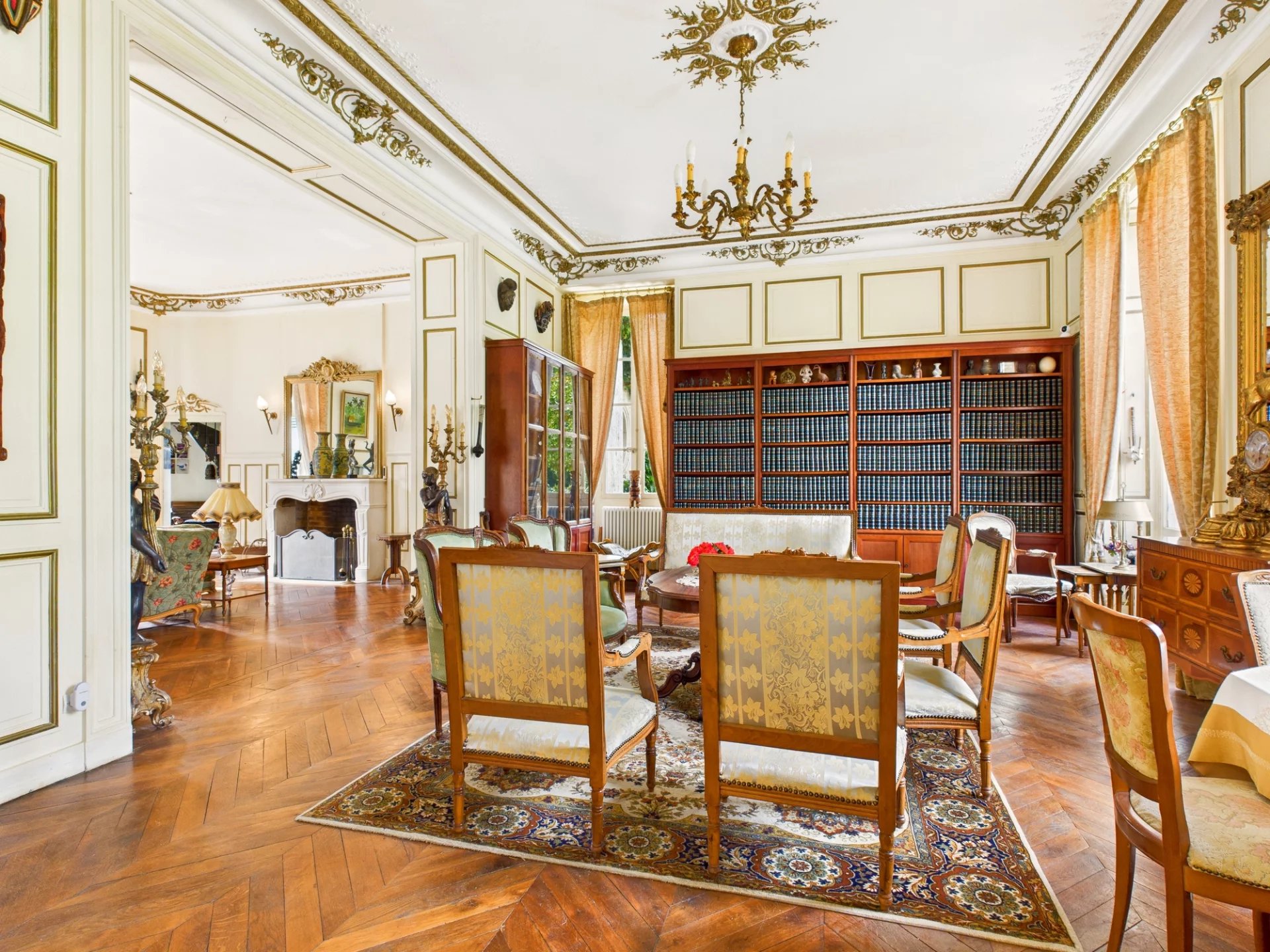 Exceptional Château with Caretaker’s House, Guesthouse, Landscaped Grounds, Lake, and Pool, Centre – France – BVI81935