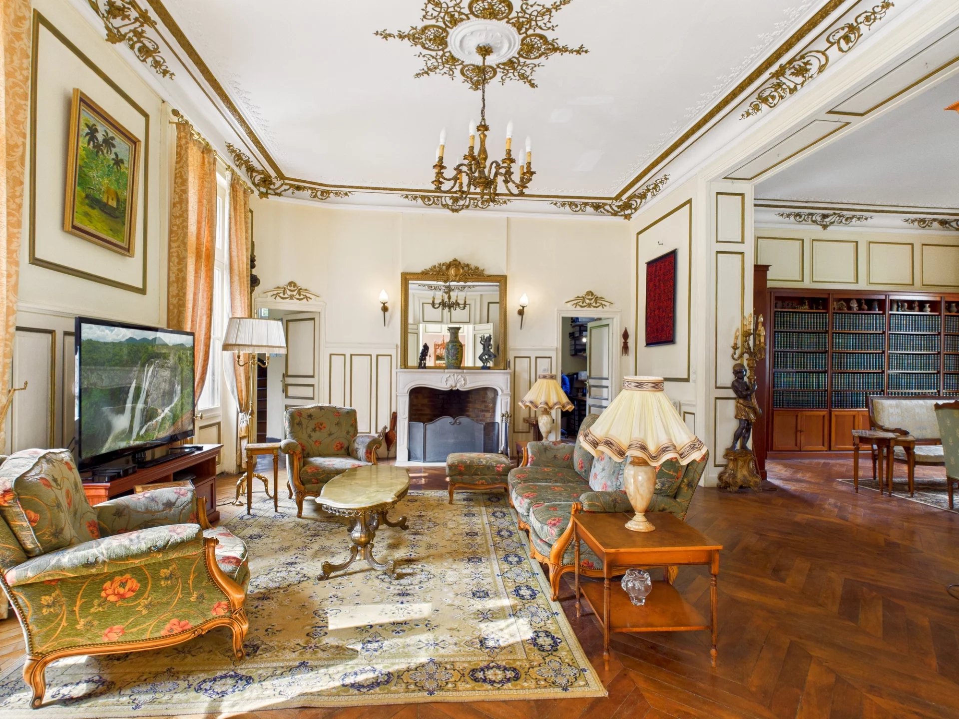 Exceptional Château with Caretaker’s House, Guesthouse, Landscaped Grounds, Lake, and Pool, Centre – France – BVI81935