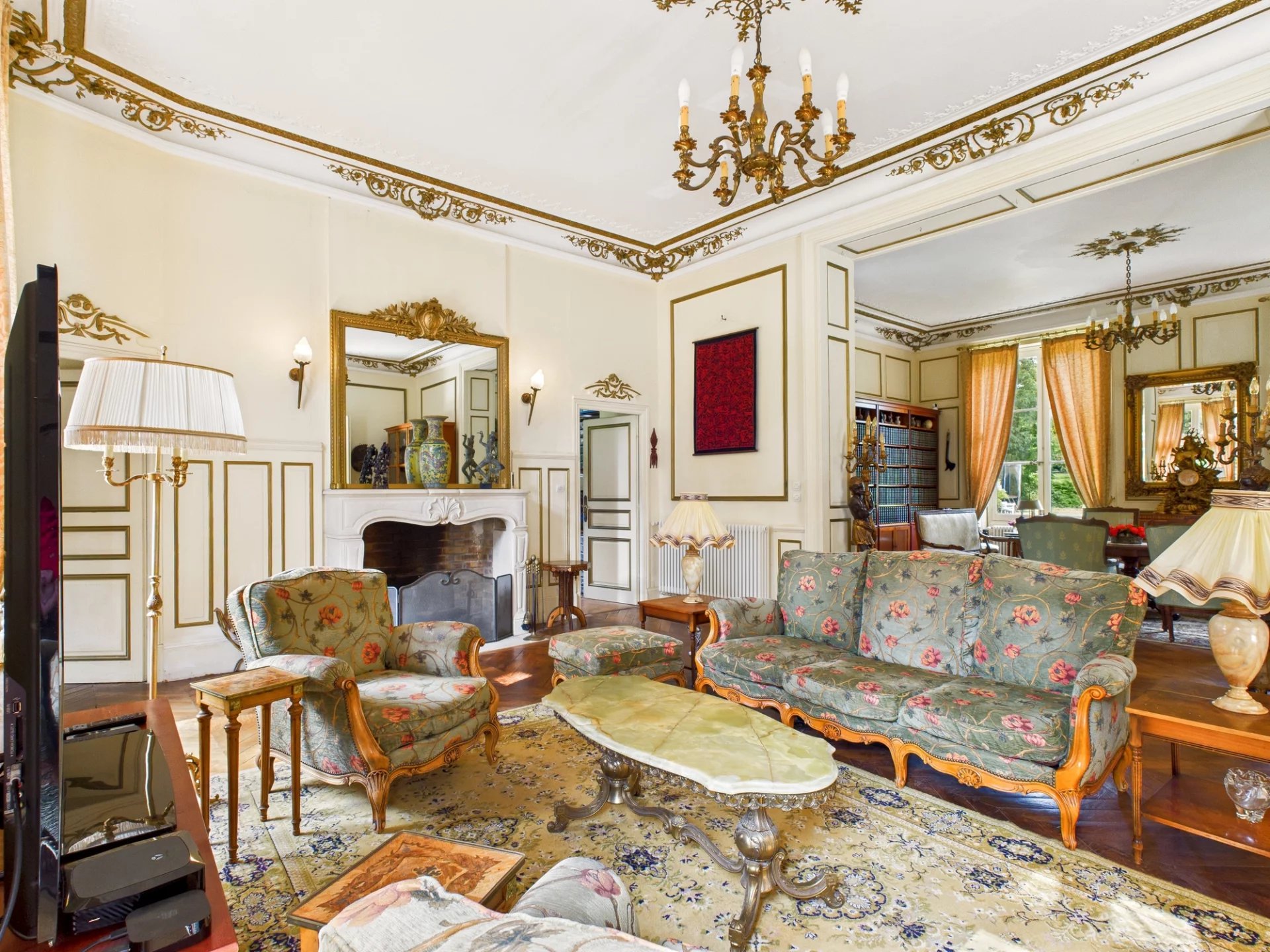 Exceptional Château with Caretaker’s House, Guesthouse, Landscaped Grounds, Lake, and Pool, Centre – France – BVI81935