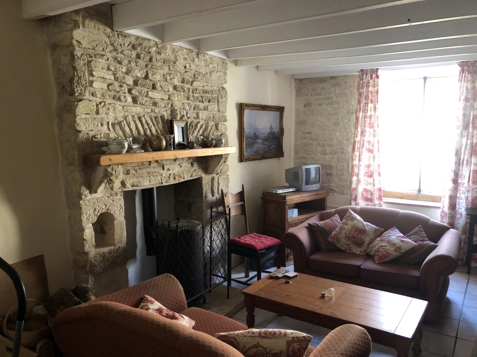 Stone property comprising 3-bed house, two attached cottages and outbuildings, Poitou-Charentes – France – BVI81418