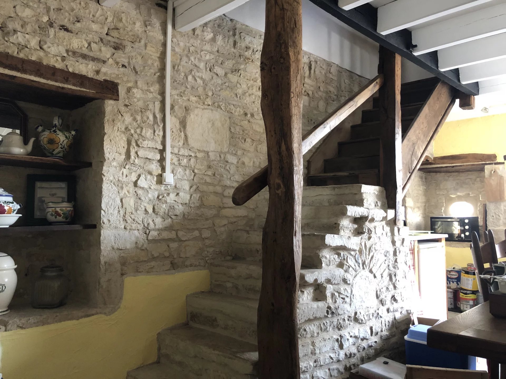 Stone property comprising 3-bed house, two attached cottages and outbuildings, Poitou-Charentes – France – BVI81418