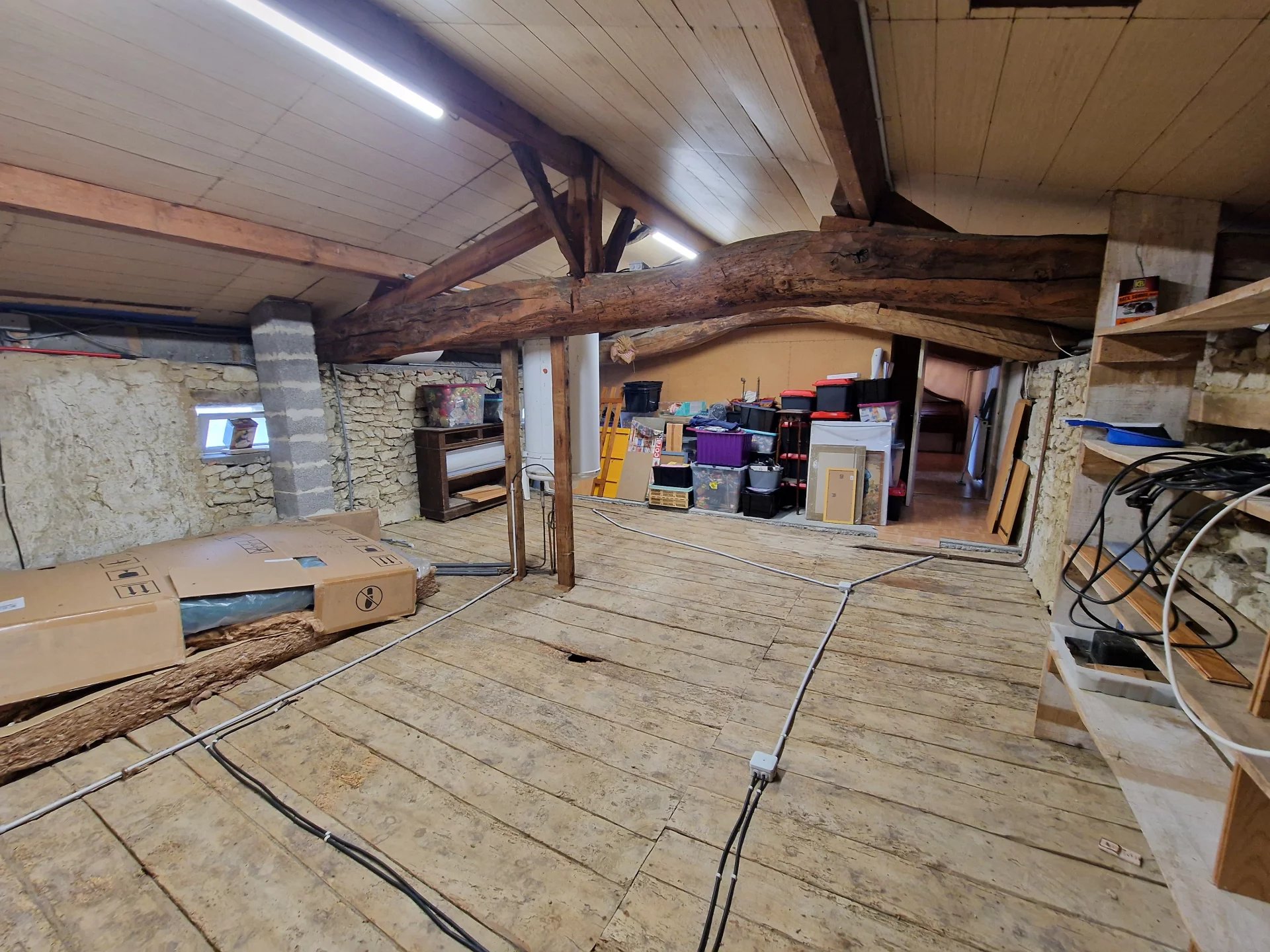 Charming Farmhouse on 3 Hectares with Stables, Pool & Barns – Peaceful Setting Near Village, Aquitaine – France – BVI80852