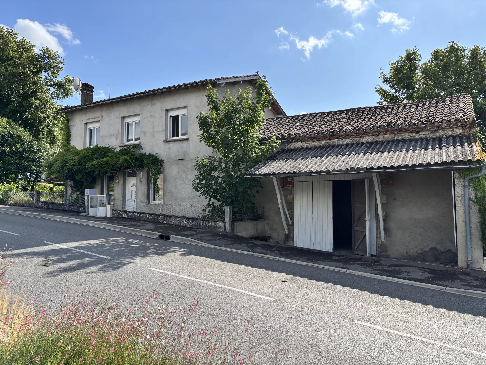 120m² village house plus attached barn, Aquitaine – France – BVI81888