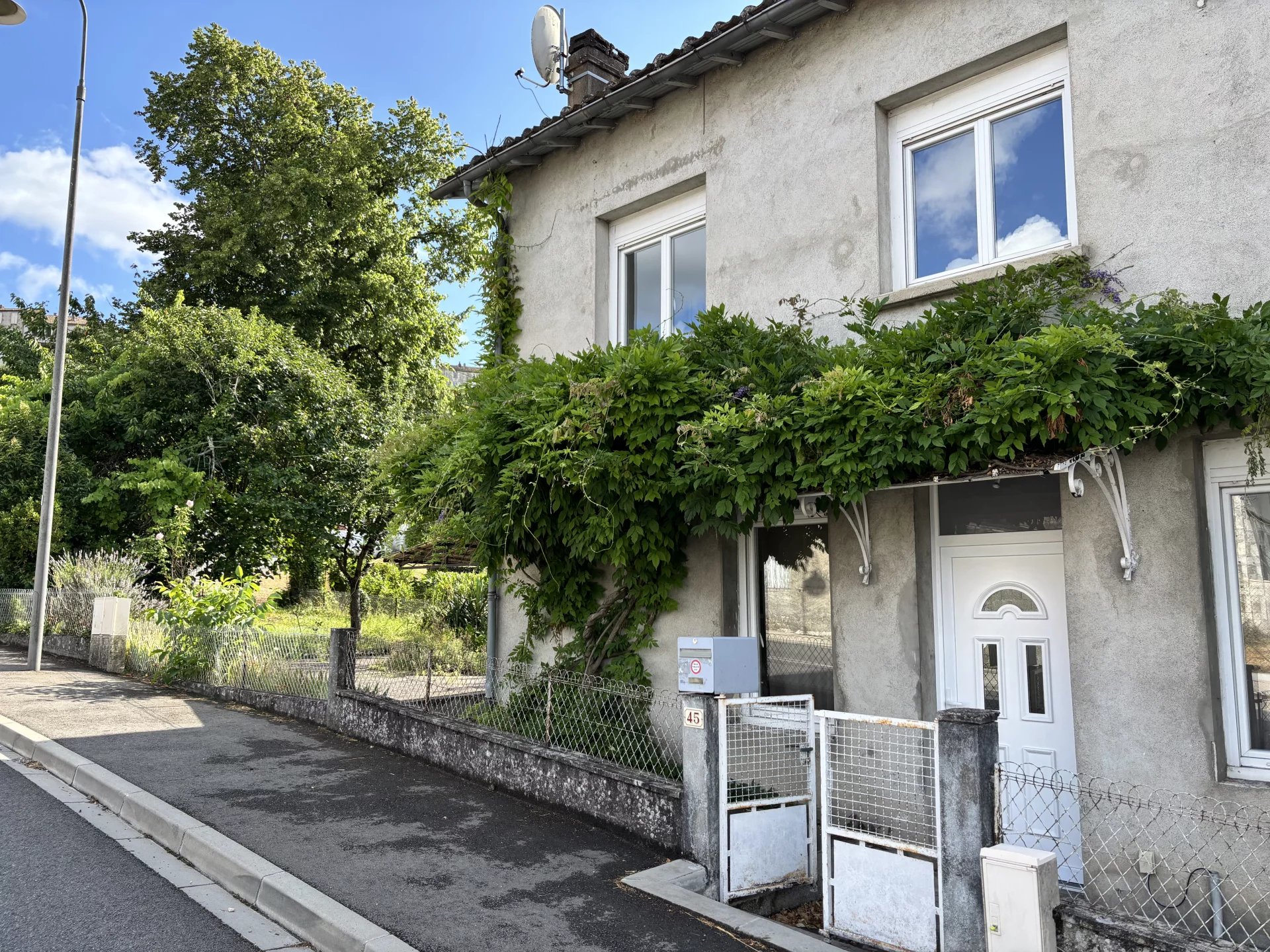 120m² village house plus attached barn, Aquitaine – France – BVI81888