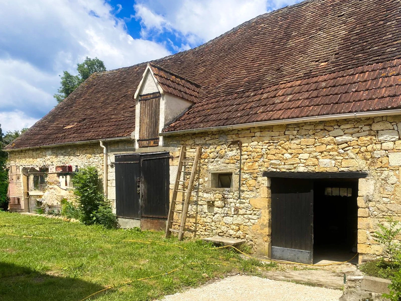 Charming 2 bedroom village house near Gourdon, Lot, Midi-Pyrénées – France – BVI82857